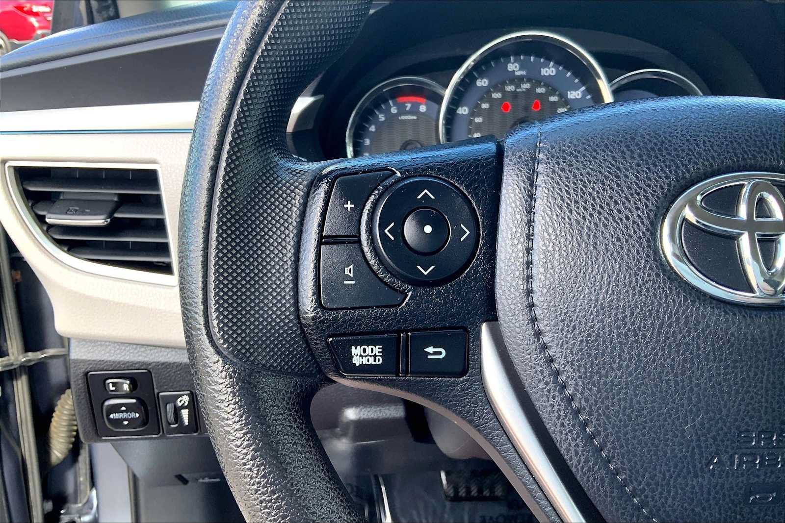 Used 2016 Toyota Corolla LE FWD image 20