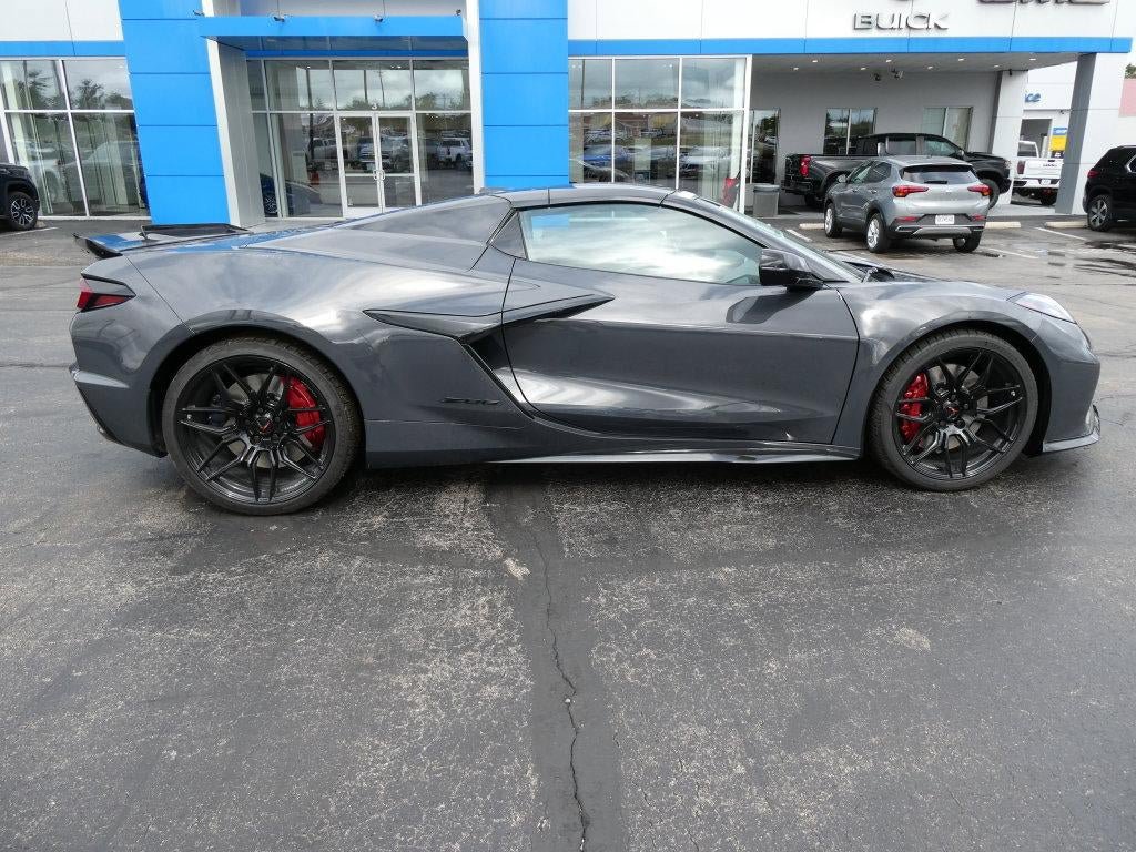 New 2027 Chevrolet Corvette Z06 w/ Stealth Interior Trim Package RWD image 4
