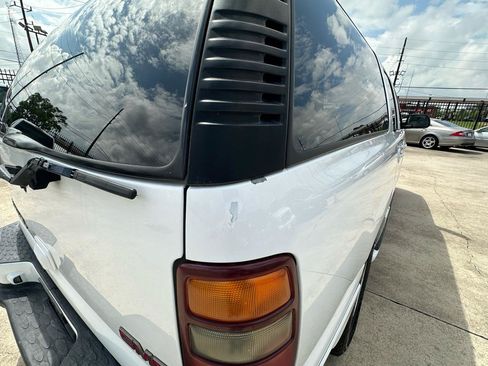 Used 2002 GMC Yukon XL Denali AWD/4WD image 13