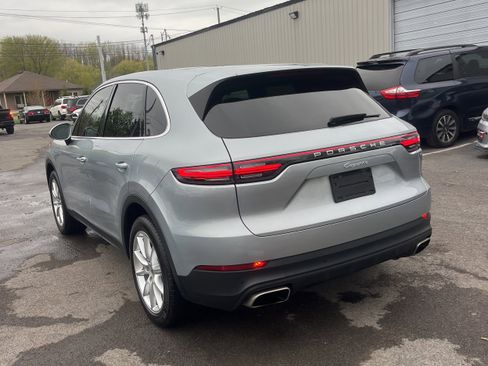 Used 2021 Porsche Cayenne AWD/4WD image 5