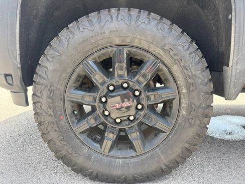 Used 2024 GMC Sierra 2500 AT4 w/ AT4 Preferred Package AWD/4WD image 33