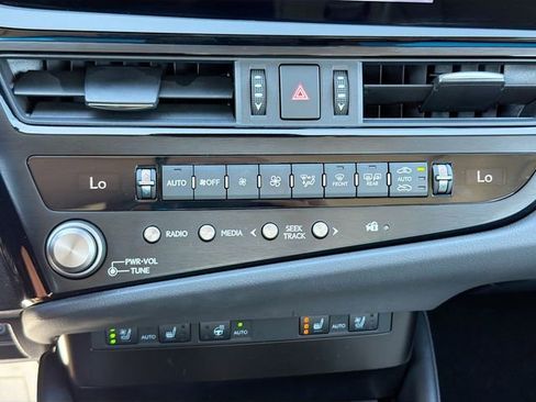 Used 2025 Lexus ES 350 w/ Premium Package image 34