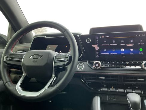 Used 2023 Chevrolet Colorado Z71 w/ Z71 Convenience Package 2 image 10