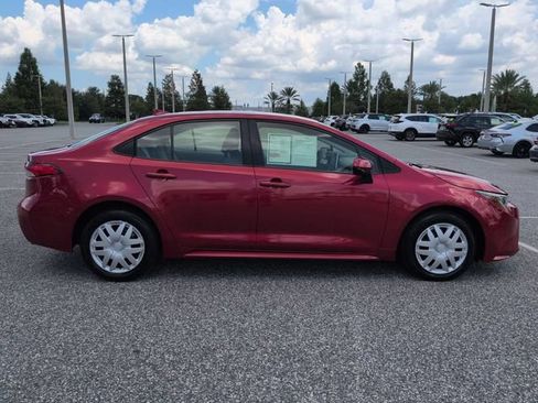 Used 2020 Toyota Corolla LE FWD image 3