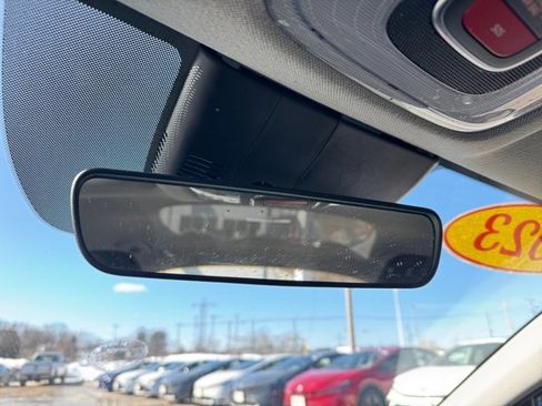 Certified 2023 Hyundai Elantra SEL image 31