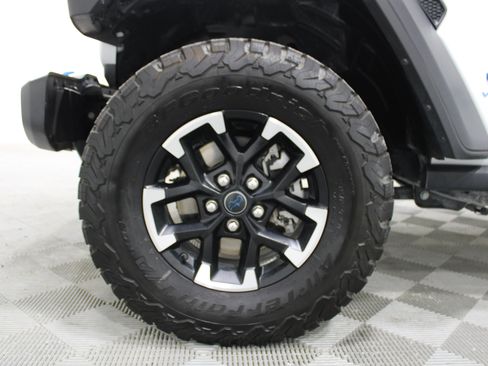 Used 2025 Jeep Wrangler Unlimited Rubicon 4xe w/ Convenience Group AWD/4WD image 33