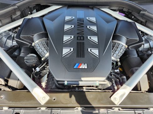 Used 2024 BMW X5 M60i image 9