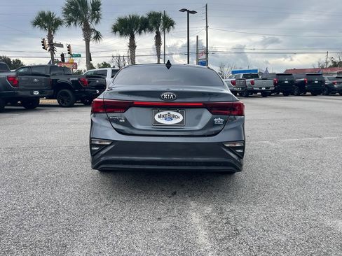 Used 2019 Kia Forte FE image 5