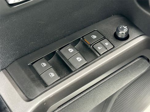 Used 2022 Toyota Tacoma TRD Off-Road AWD/4WD image 28