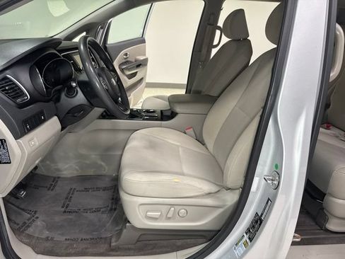Used 2020 Kia Sedona LX FWD image 14