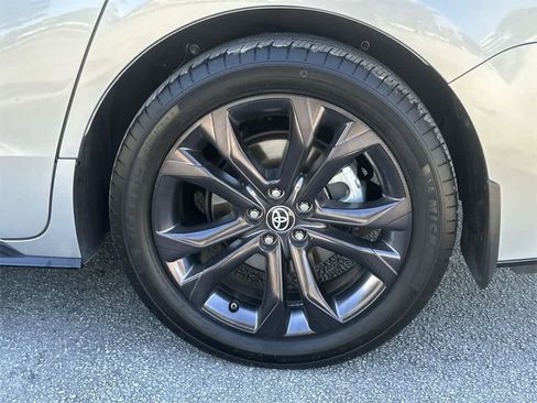 Used 2025 Toyota Sienna XSE image 11