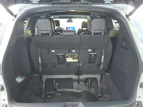 Used 2025 Toyota Sienna XLE Woodland Edition AWD/4WD image 7