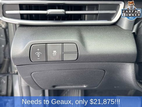 Used 2025 Hyundai Elantra SEL FWD image 50
