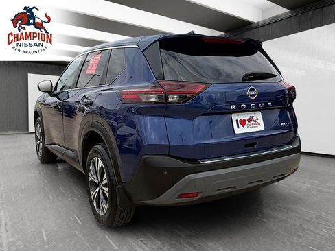 Used 2023 Nissan Rogue SV FWD image 3