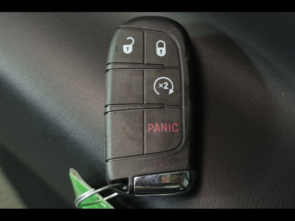 Used 2020 Jeep Renegade Altitude AWD/4WD image 11