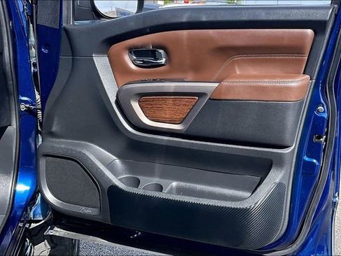 Used 2022 Nissan Titan Platinum Reserve w/ Moonroof Package AWD/4WD image 28