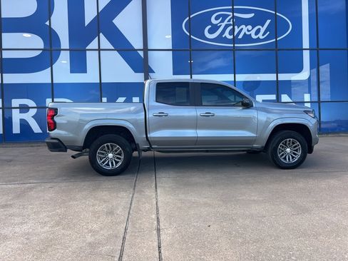 Used 2023 Chevrolet Colorado LT w/ LT Convenience Package II image 4
