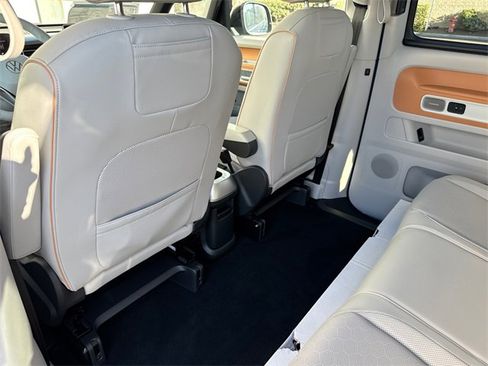 New 2025 Volkswagen ID. Buzz 1st Edition image 28