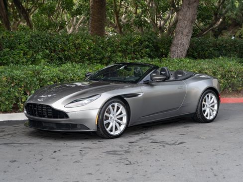 Used 2019 Aston Martin DB11 Volante image 27