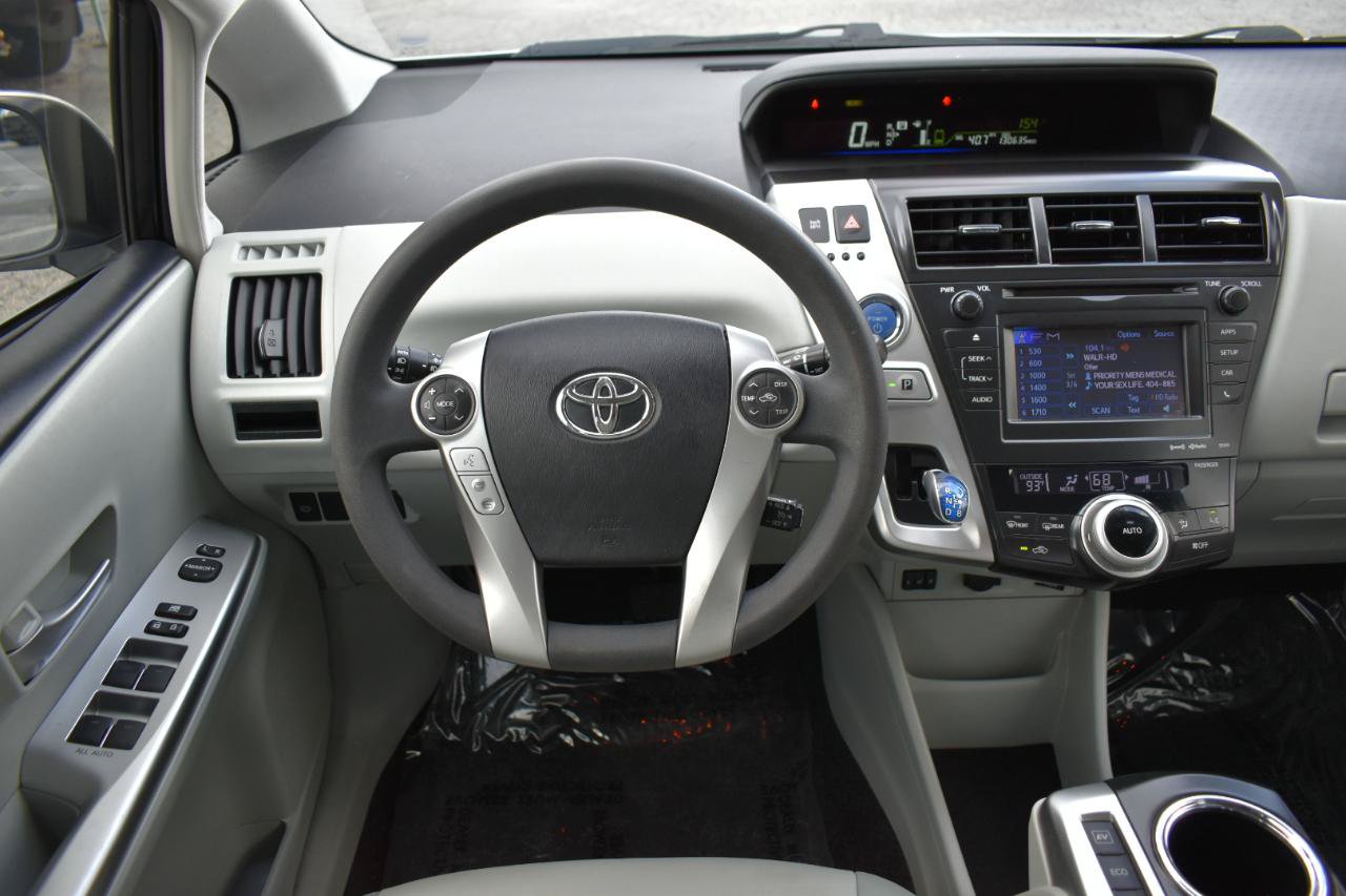 Used 2012 Toyota Prius V Five FWD image 11