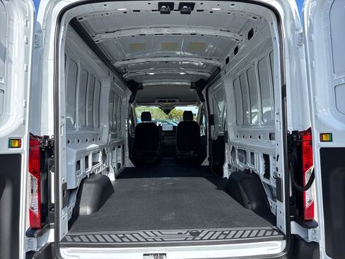 New 2026 Ford Transit 250 148 Medium Roof image 21