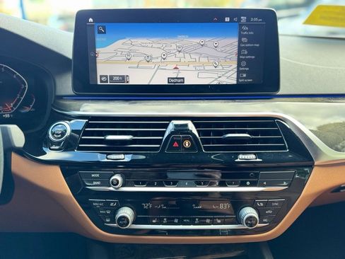 Used 2021 BMW 530i xDrive image 15