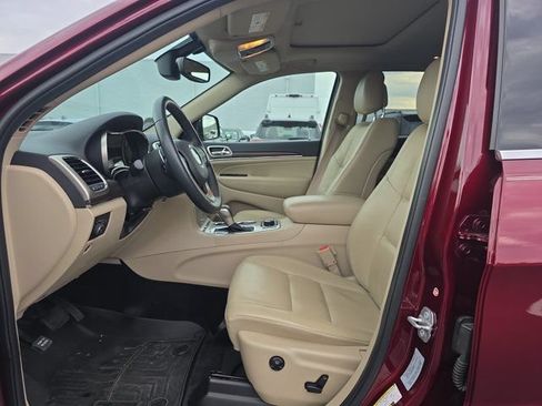 Used 2017 Jeep Grand Cherokee Limited AWD/4WD image 5
