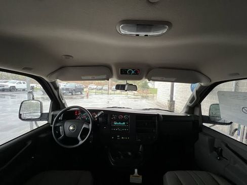 New 2026 Chevrolet Express 3500 LS image 19