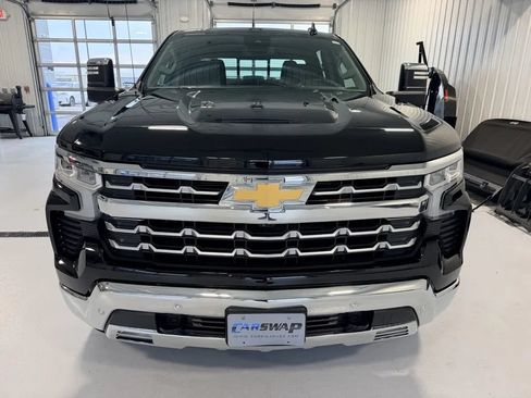 Used 2024 Chevrolet Silverado 1500 LTZ AWD/4WD image 9