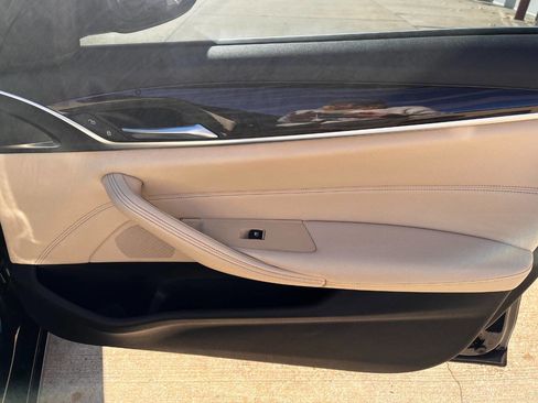 Used 2019 BMW 530e w/ Convenience Package image 21