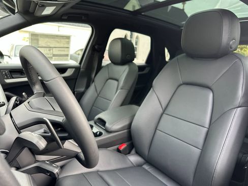 New 2026 Porsche Cayenne image 5