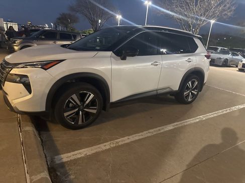 Certified 2024 Nissan Rogue SL w/ SL Premium Package image 1