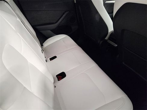 Used 2022 Tesla Model Y Performance image 29