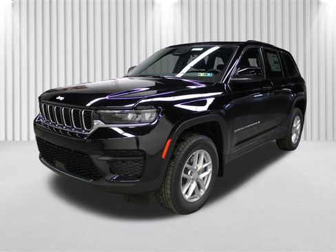 New 2025 Jeep Grand Cherokee Laredo w/ Luxury Tech Group I image 8