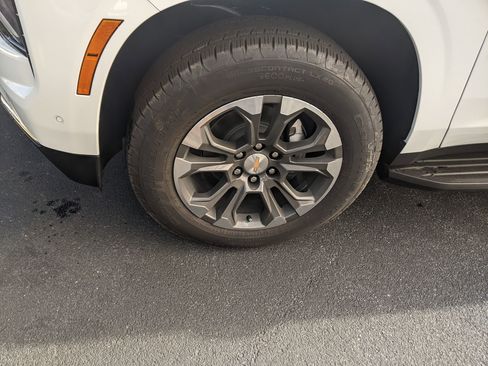 New 2026 Chevrolet Suburban LT w/ Comfort Package image 11