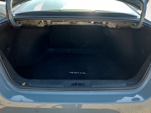 Used 2025 Nissan Sentra SV FWD image 17
