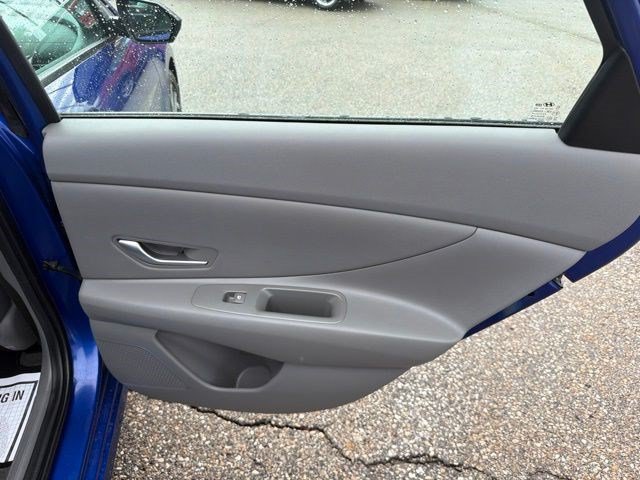Used 2025 Hyundai Elantra Sport FWD image 17