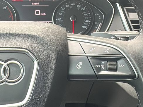 Used 2022 Audi Q5 2.0T Premium w/ Convenience Package image 24