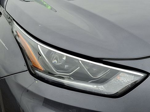 Used 2023 Toyota Highlander Limited image 10