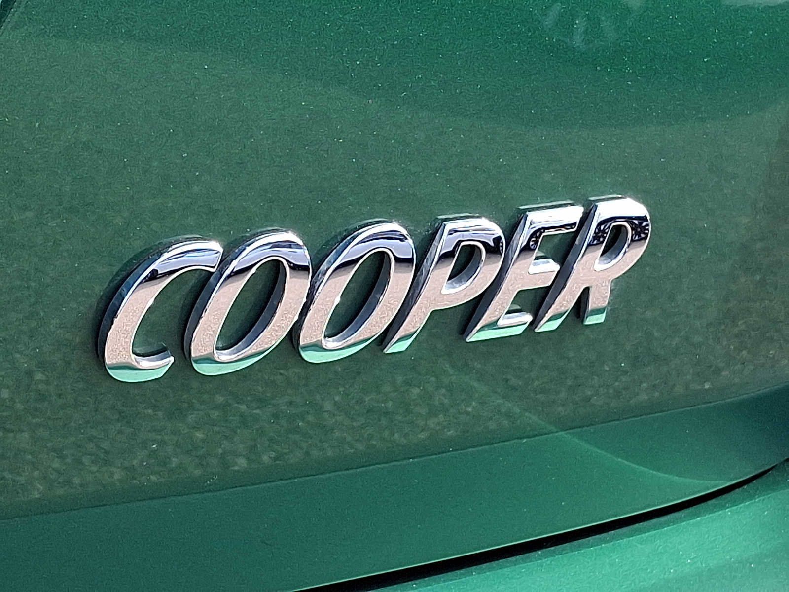 Used 2024 MINI Cooper 4-Door Hardtop FWD image 28