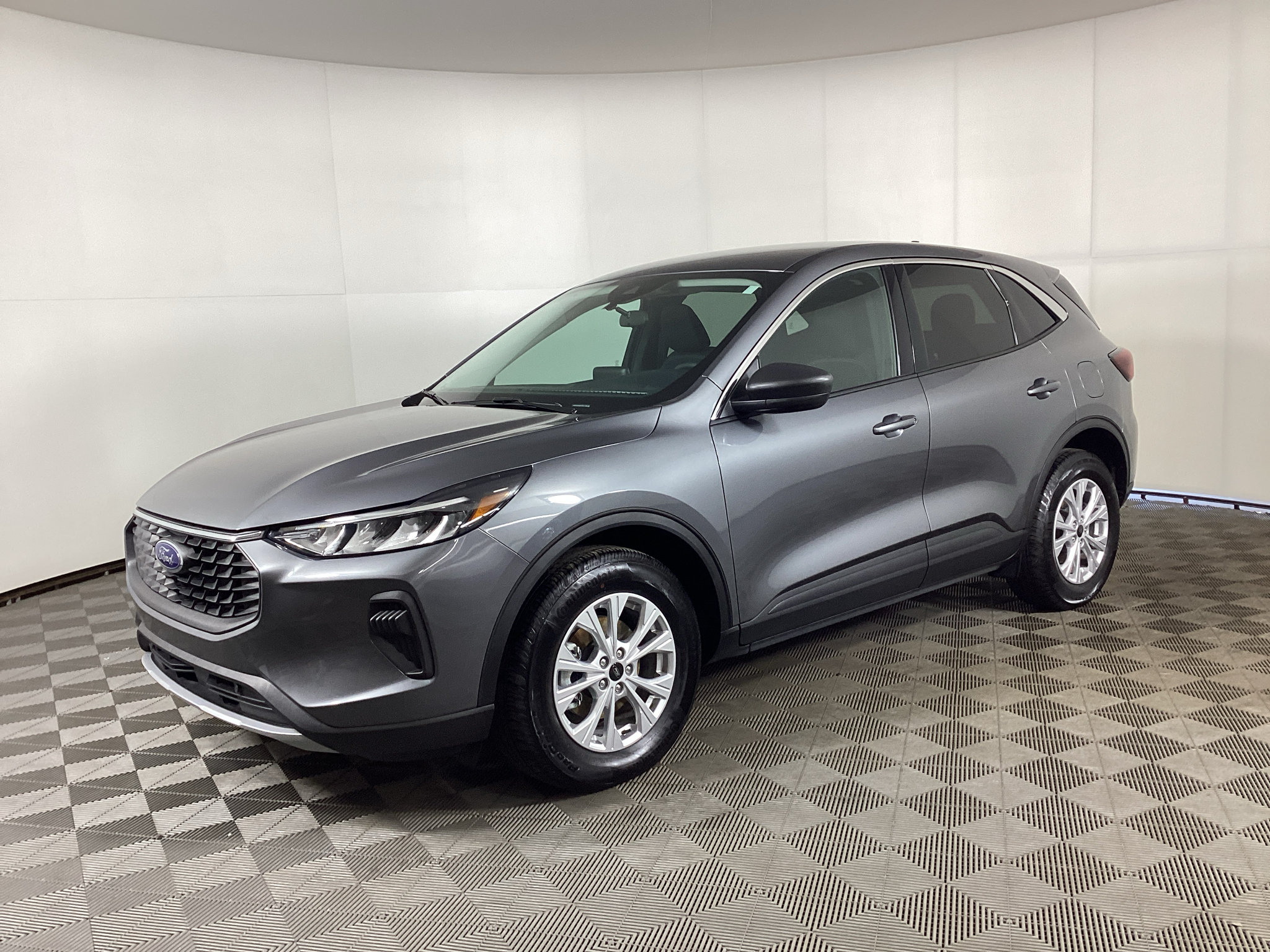 Certified 2023 Ford Escape Active AWD/4WD image 5