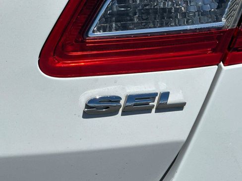 Used 2017 Ford Taurus SEL w/ Equipment Group 201A FWD image 26