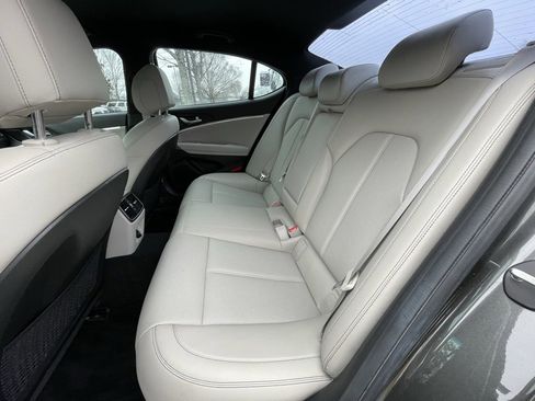 Used 2022 Genesis G70 2.0T image 25