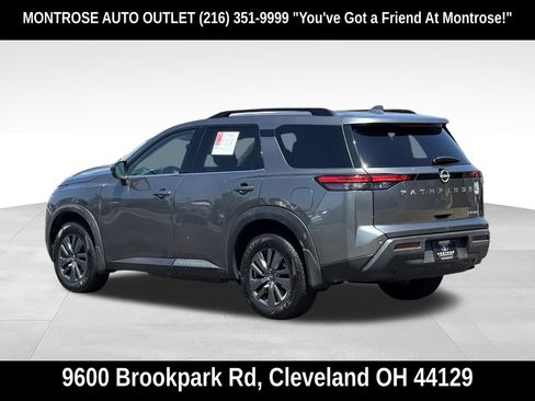 Used 2023 Nissan Pathfinder SV AWD/4WD image 7