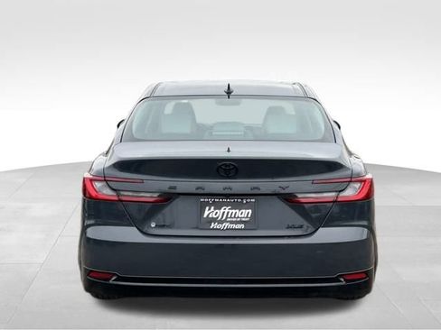 Used 2025 Toyota Camry XLE image 6
