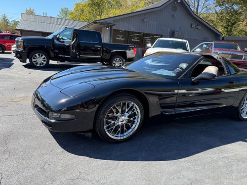 Used 1998 Chevrolet Corvette Coupe w/ Memory Pkg image 39