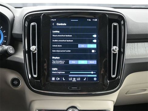 Used 2024 Volvo XC40 B5 Plus w/ Protection Package Premier image 17