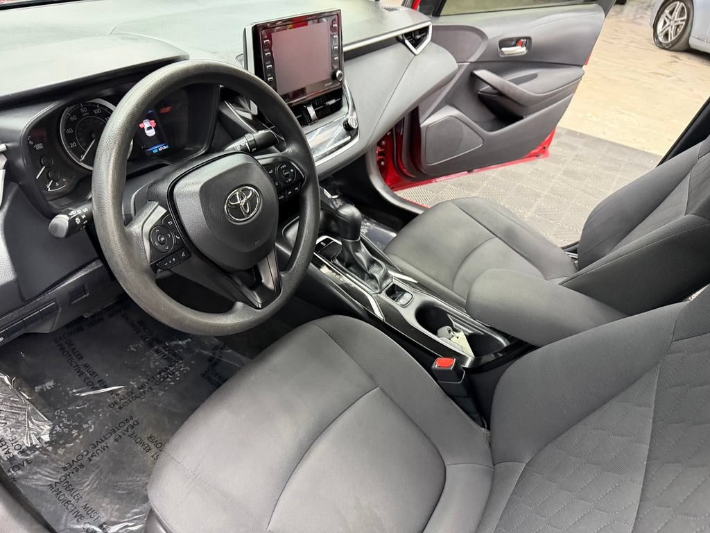 Used 2021 Toyota Corolla LE FWD image 30