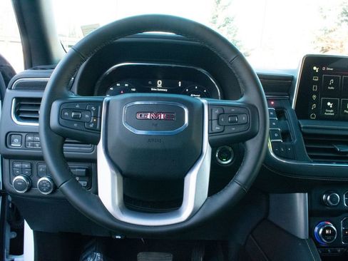 Certified 2024 GMC Yukon SLT w/ SLT Luxury Package image 14