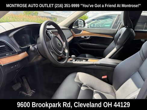 Used 2023 Volvo XC90 T8 Core AWD/4WD image 2